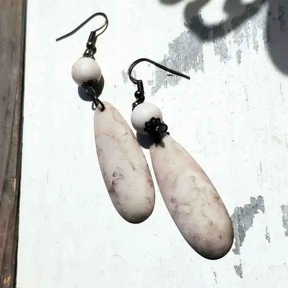 Rustic Bronze Metal Mottled Cream Lightweight Acrylic Handcrafted Earrings - Picture 4 of 5
